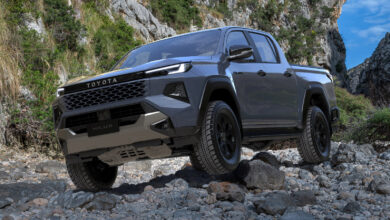 Photo of Toyota Hilux сменил поколение: интерьер в стиле Land Cruiser Prado и разнообразная техника