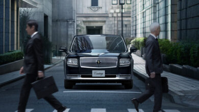 Photo of Представительский седан Toyota Century: скромные обновки и нескромное подорожание